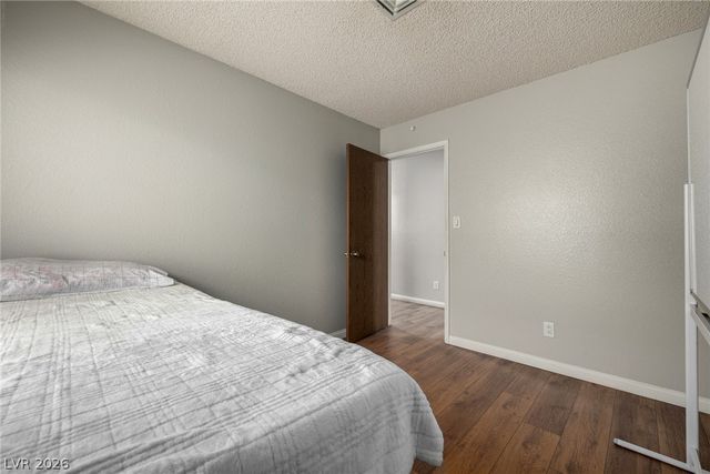 6433 Pearcrest Road, Las Vegas, NV 89108