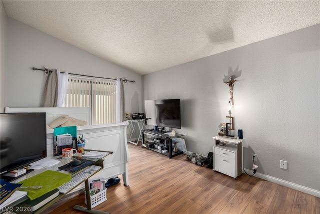 6433 Pearcrest Road, Las Vegas, NV 89108