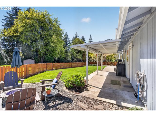 11824 Se SUNNYCREEK Ln, Clackamas, OR 97015