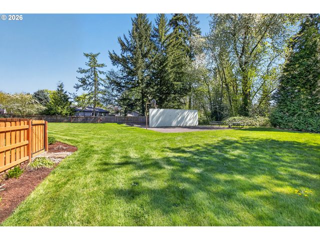 11824 Se SUNNYCREEK Ln, Clackamas, OR 97015