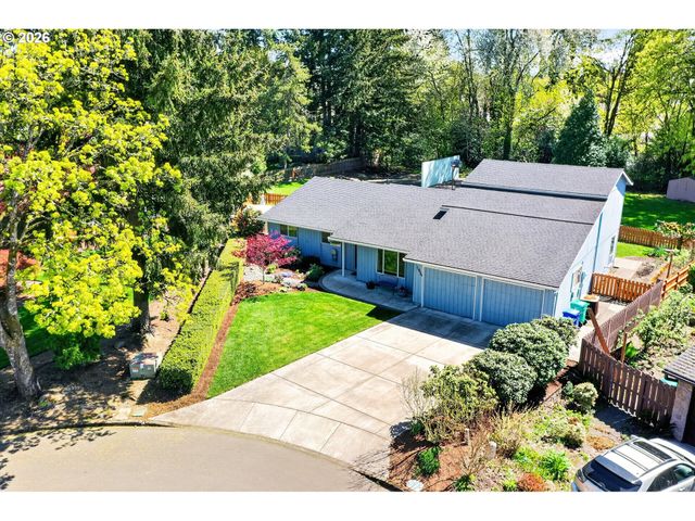 11824 Se SUNNYCREEK Ln, Clackamas, OR 97015