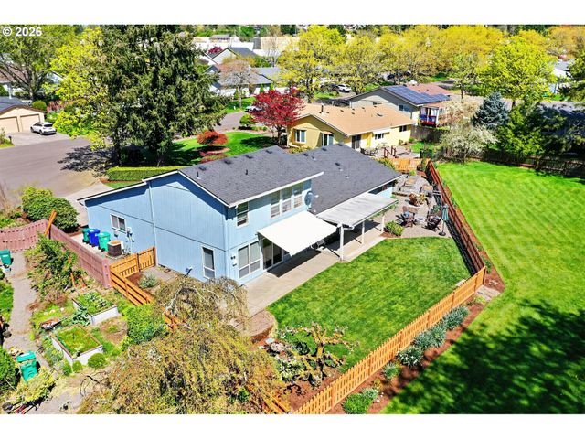 11824 Se SUNNYCREEK Ln, Clackamas, OR 97015