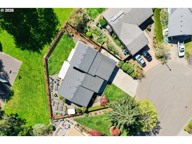 11824 Se SUNNYCREEK Ln, Clackamas, OR 97015