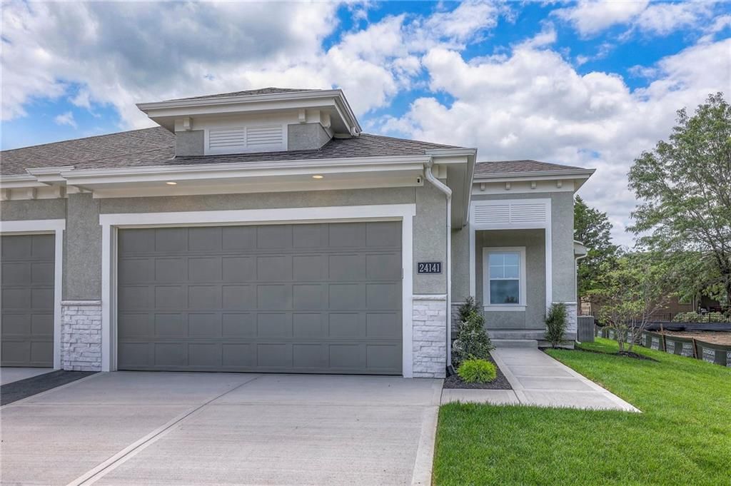 9846 Greeley Street, Lenexa, KS 66227