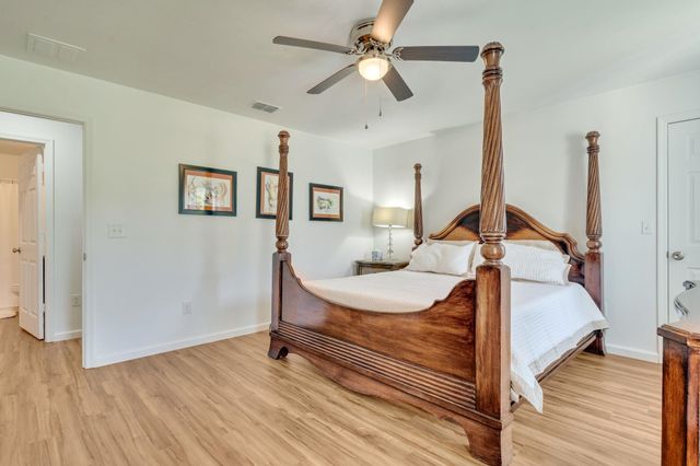 6 Slash Lane, Midway, FL 32343