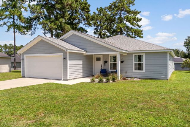 6 Slash Lane, Midway, FL 32343