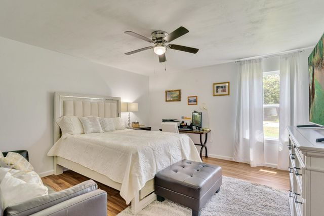 6 Slash Lane, Midway, FL 32343