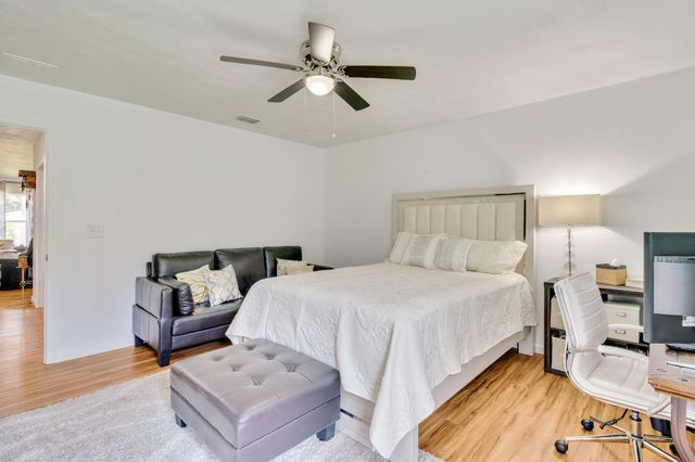 6 Slash Lane, Midway, FL 32343