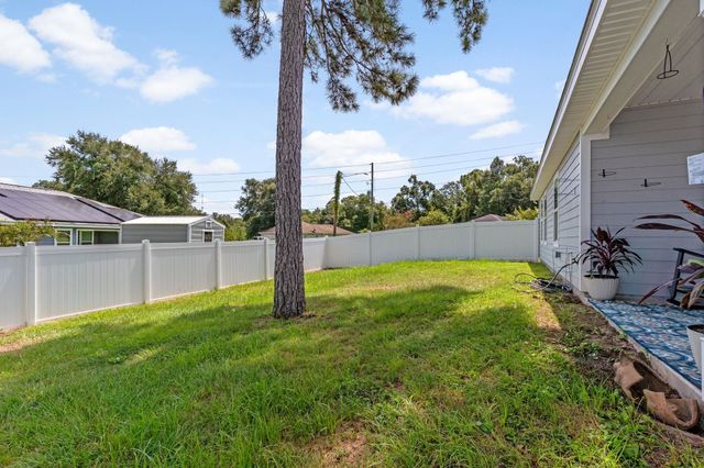 6 Slash Lane, Midway, FL 32343
