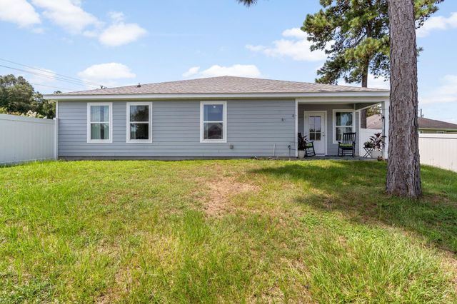 6 Slash Lane, Midway, FL 32343