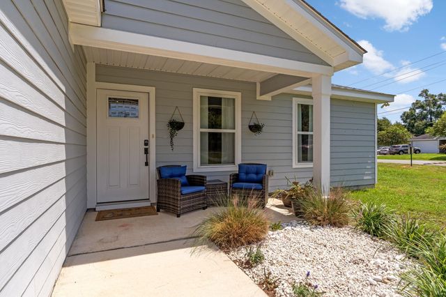 6 Slash Lane, Midway, FL 32343