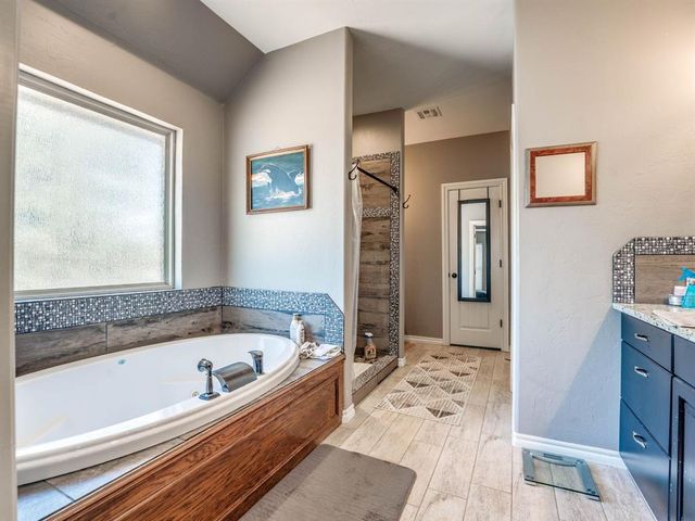 9393 Bear Creek Road, Guthrie, OK 73044