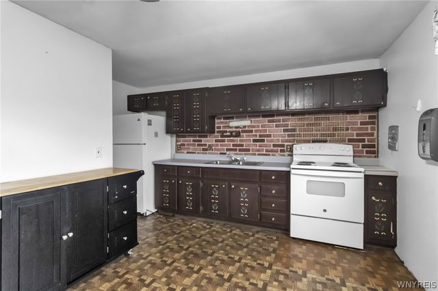 108 West Toulon Drive, Cheektowaga, NY 14227