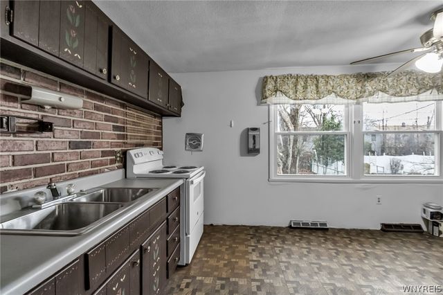 108 West Toulon Drive, Cheektowaga, NY 14227