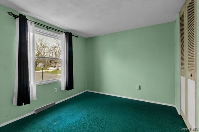 108 West Toulon Drive, Cheektowaga, NY 14227