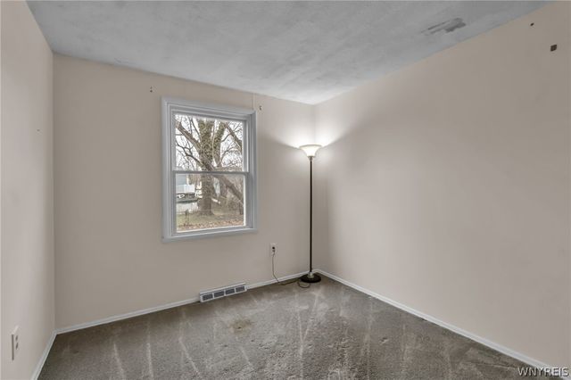 108 West Toulon Drive, Cheektowaga, NY 14227