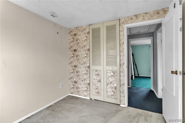 108 West Toulon Drive, Cheektowaga, NY 14227