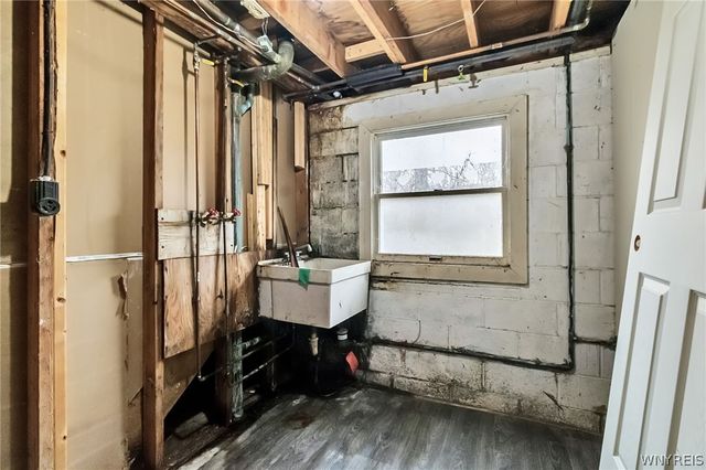 108 West Toulon Drive, Cheektowaga, NY 14227