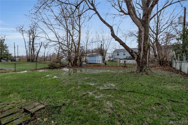 108 West Toulon Drive, Cheektowaga, NY 14227