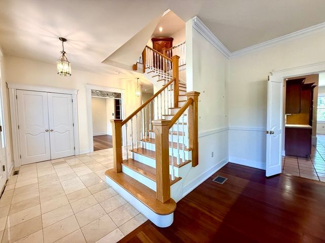 365 Middle St, Amherst, MA 01002