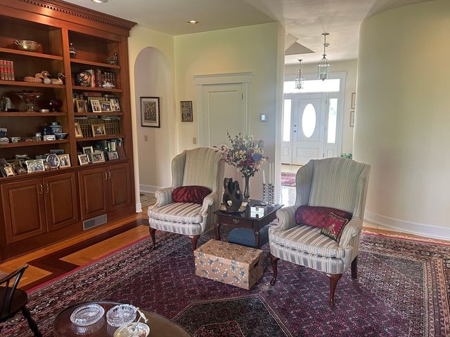 365 Middle St, Amherst, MA 01002