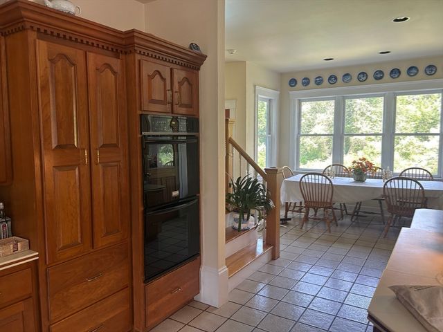 365 Middle St, Amherst, MA 01002