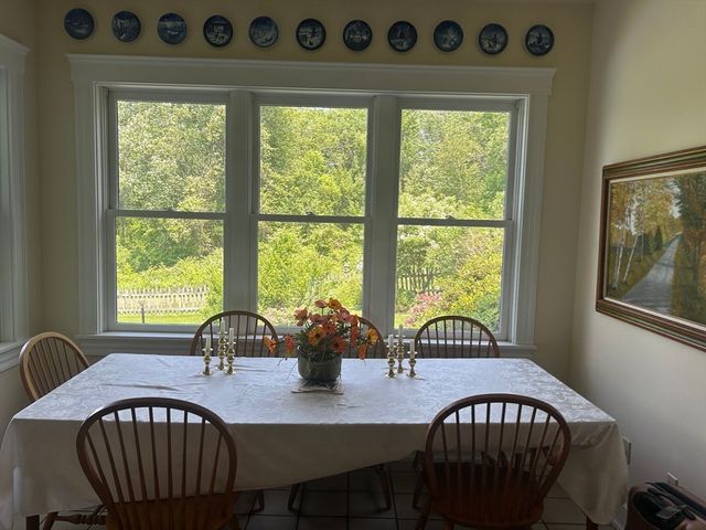 365 Middle St, Amherst, MA 01002