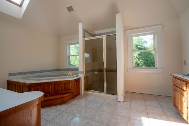 365 Middle St, Amherst, MA 01002