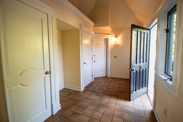 365 Middle St, Amherst, MA 01002