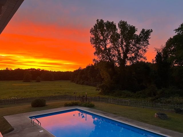 365 Middle St, Amherst, MA 01002