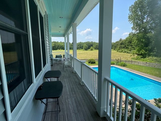 365 Middle St, Amherst, MA 01002