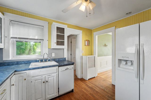 20 Lawndale Avenue, Nashua, NH 03060