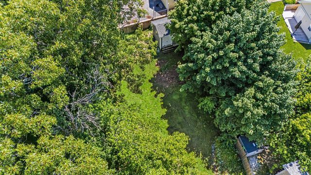 20 Lawndale Avenue, Nashua, NH 03060