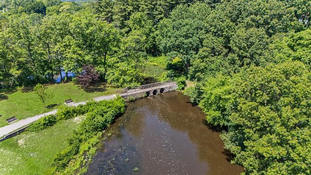 20 Lawndale Avenue, Nashua, NH 03060