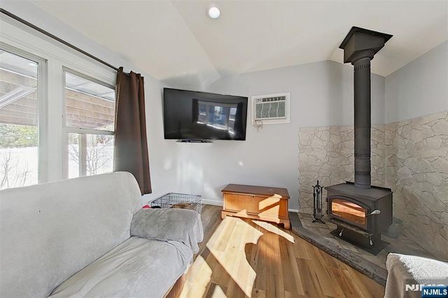 127 Iozia Terrace, Elmwood Park, NJ 07407