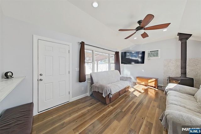 127 Iozia Terrace, Elmwood Park, NJ 07407