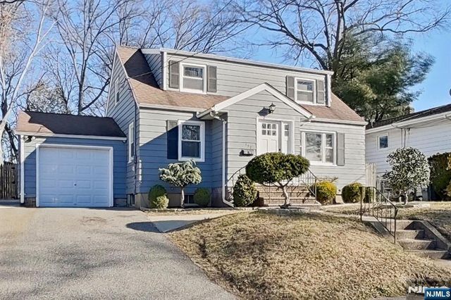 127 Iozia Terrace, Elmwood Park, NJ 07407