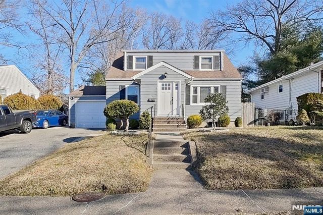 127 Iozia Terrace, Elmwood Park, NJ 07407