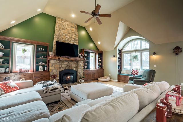 1241 E 400 S, Lebanon, IN 46052