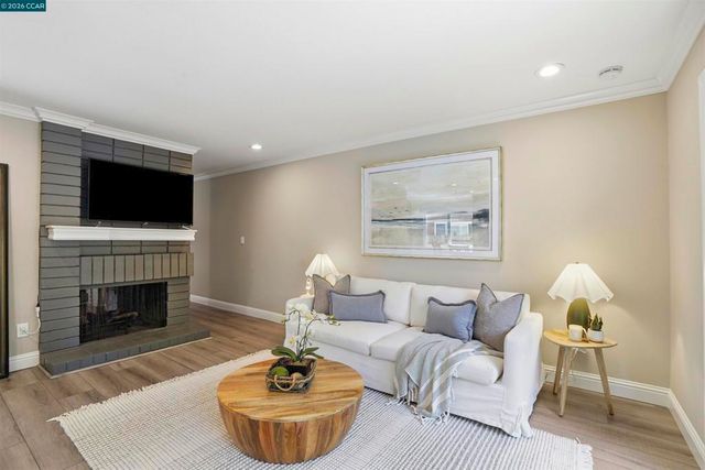 589 Zephyr Cir, Danville, CA 94526