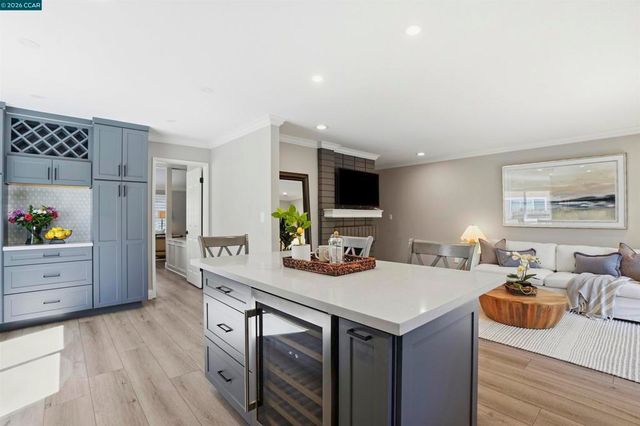 589 Zephyr Cir, Danville, CA 94526