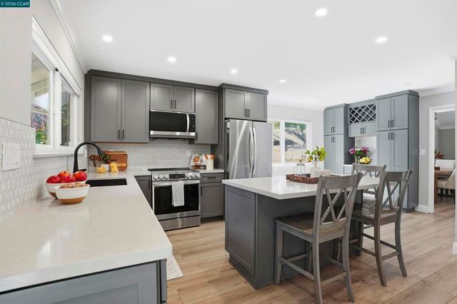 589 Zephyr Cir, Danville, CA 94526