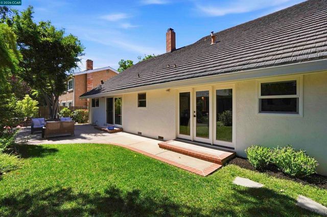 589 Zephyr Cir, Danville, CA 94526