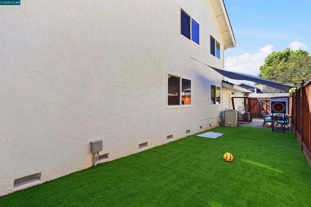 589 Zephyr Cir, Danville, CA 94526