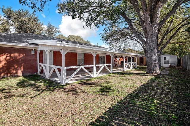 341 Dian Street, Burleson, TX 76028