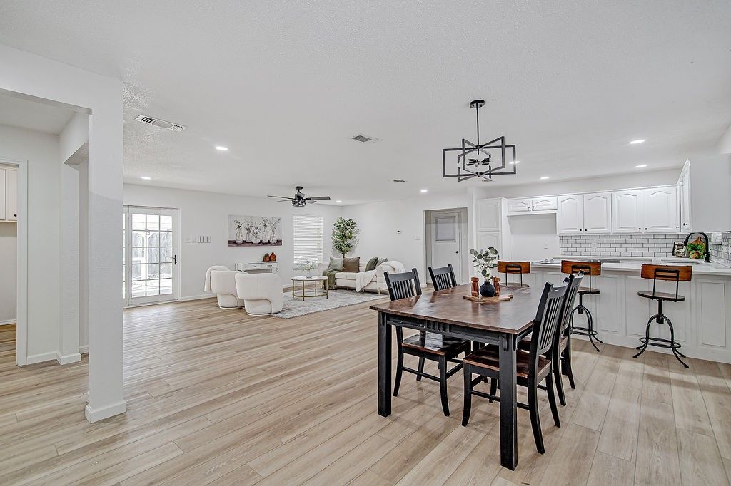 341 Dian Street, Burleson, TX 76028