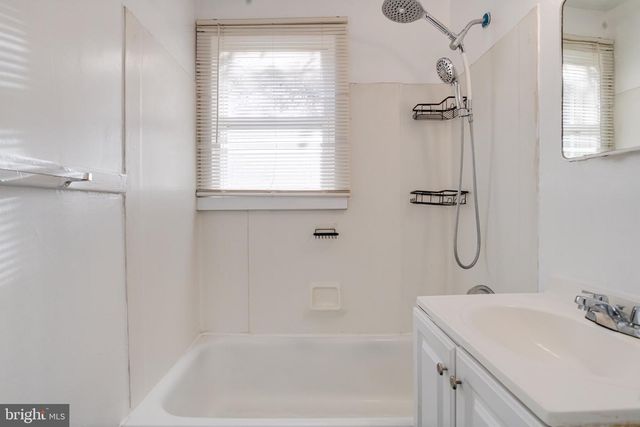 2 CHESAPEAKE CT, Aberdeen, MD 21001