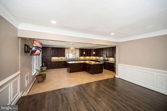 8110 SPRUCE ST, Manassas, VA 20111