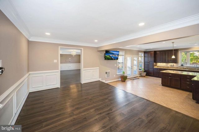 8110 SPRUCE ST, Manassas, VA 20111