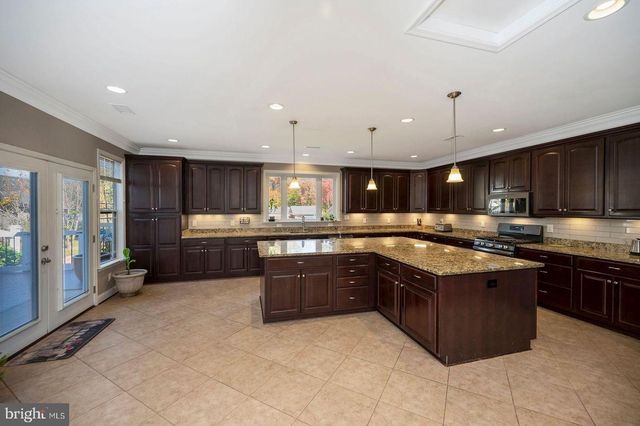 8110 SPRUCE ST, Manassas, VA 20111